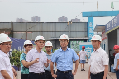 集團公司董事長鄧華帶隊前往內(nèi)江市、隆昌市考察紡織、糧食儲運、撬裝加油等項目