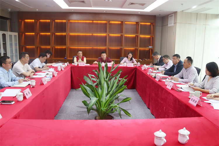 鄧華應邀前往廣弘百創供應鏈服務（海南）有限公司、南海商品交易中心洽談合作事宜