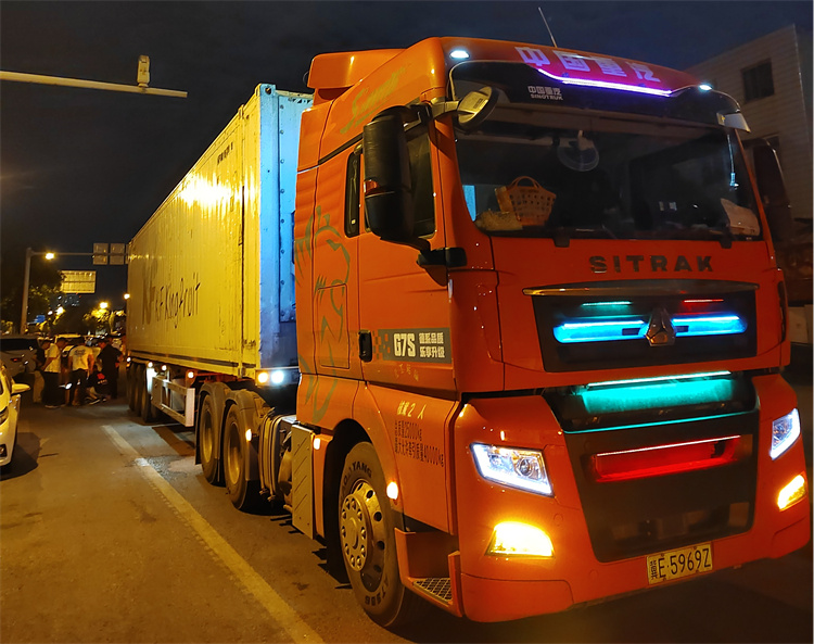 今年首單！四川供銷果蔬產業發展有限公司順利完成54噸進口榴蓮業務